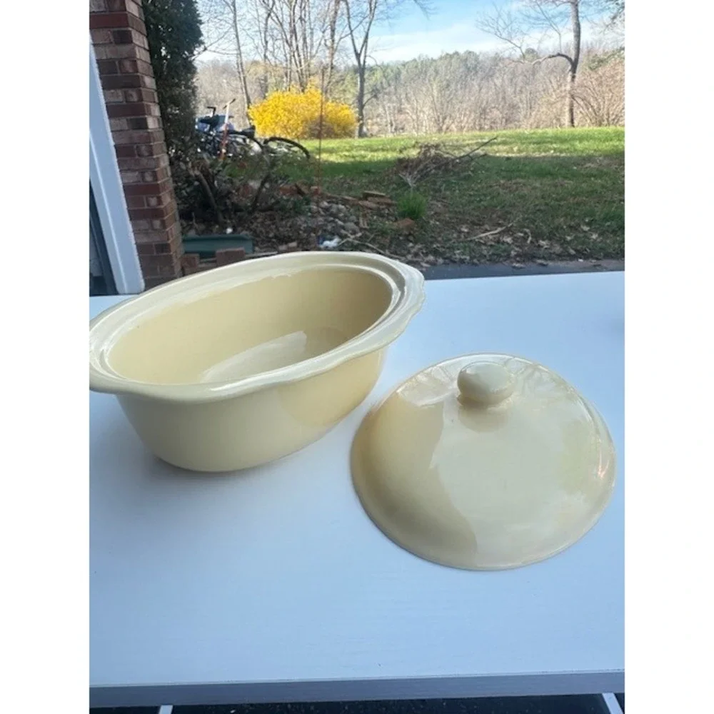 Vintage Yellow Ceramic‎ Oval Casserole Dish with Lid Scalloped Rim Stoneware